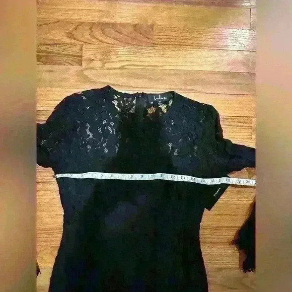 NWT Enrapturing Elegance Black Lace Long Sleeve Midi Dress Size Small - Picture 5 of 7